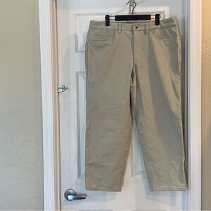 Lululemon ABC Relaxed-Fit Crop Pant *Utilitech
Raw Linen Size 34